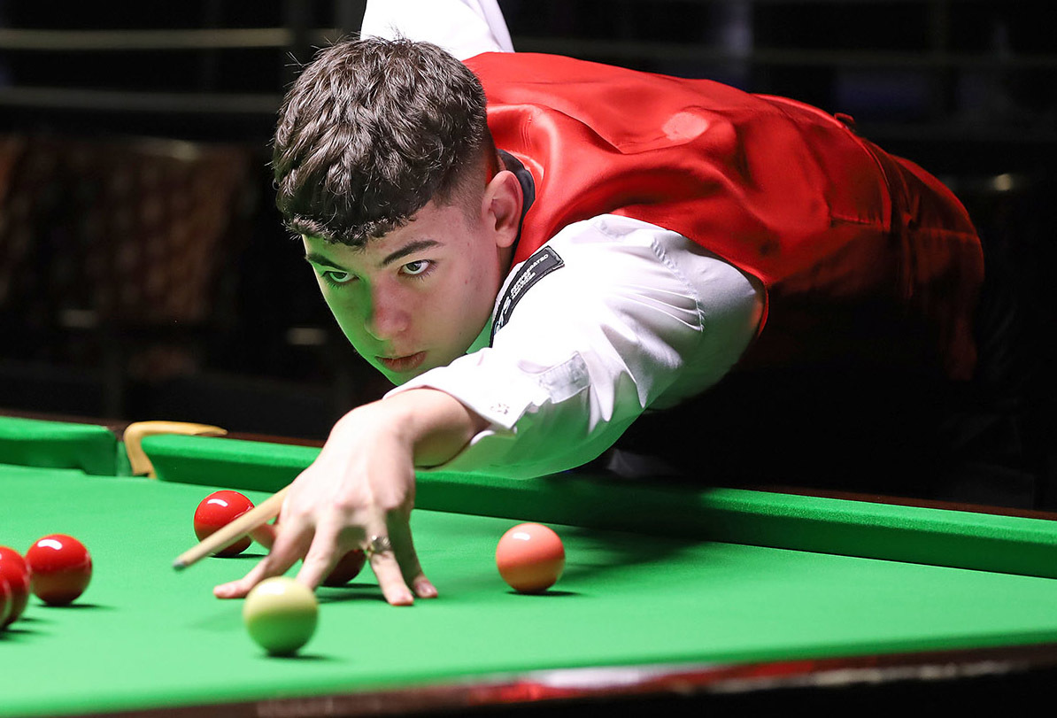Liam Davies wins Snooker World Championship match Rhyl Journal