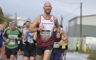 Former Big Brother star Glyn Wise is taking on the London Marathon in support of two north Wales churches.